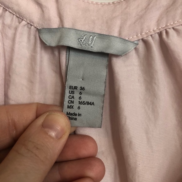 ⭐️💗(H&M) Dusty Pink Blouse - Picture 3 of 5